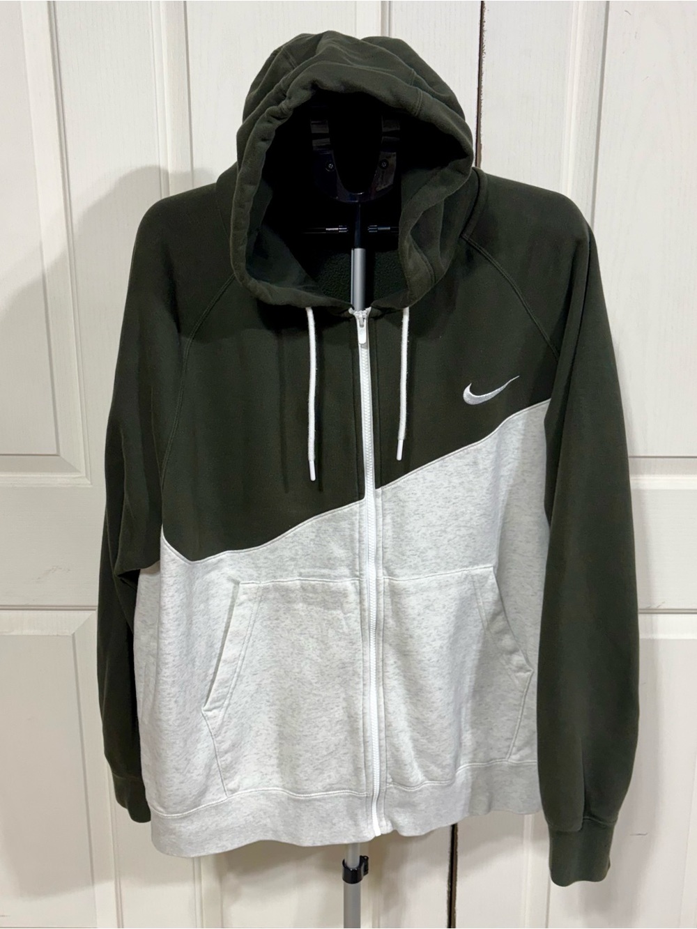 Nike XXL Two-Tone Full Zip Hoodie - Olive / White Kangaroo Pockets Back Swoos